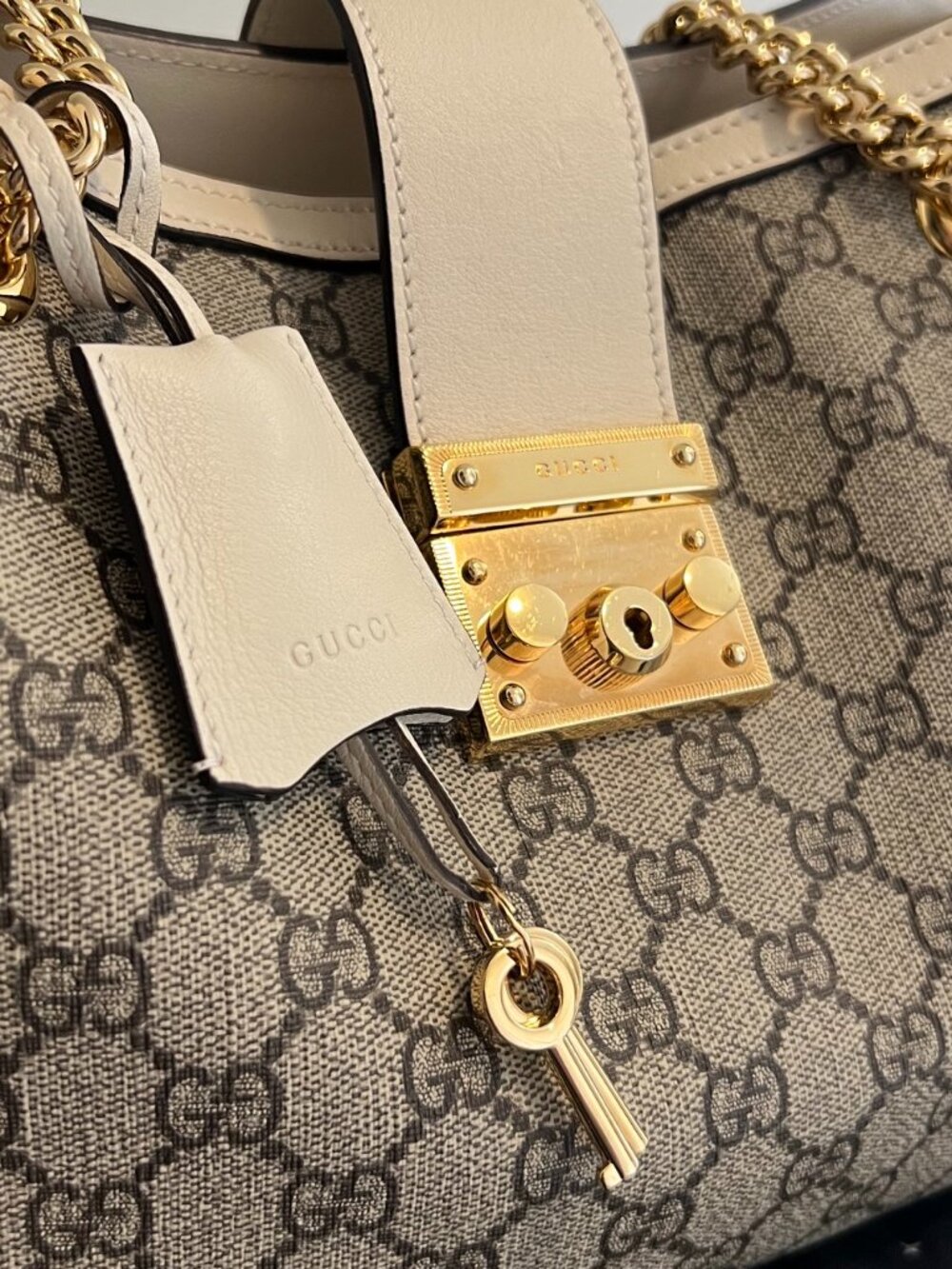 GUCCI Padlock GG Medium Shoulder/Tote Bag (EUC) - Picture 14 of 15